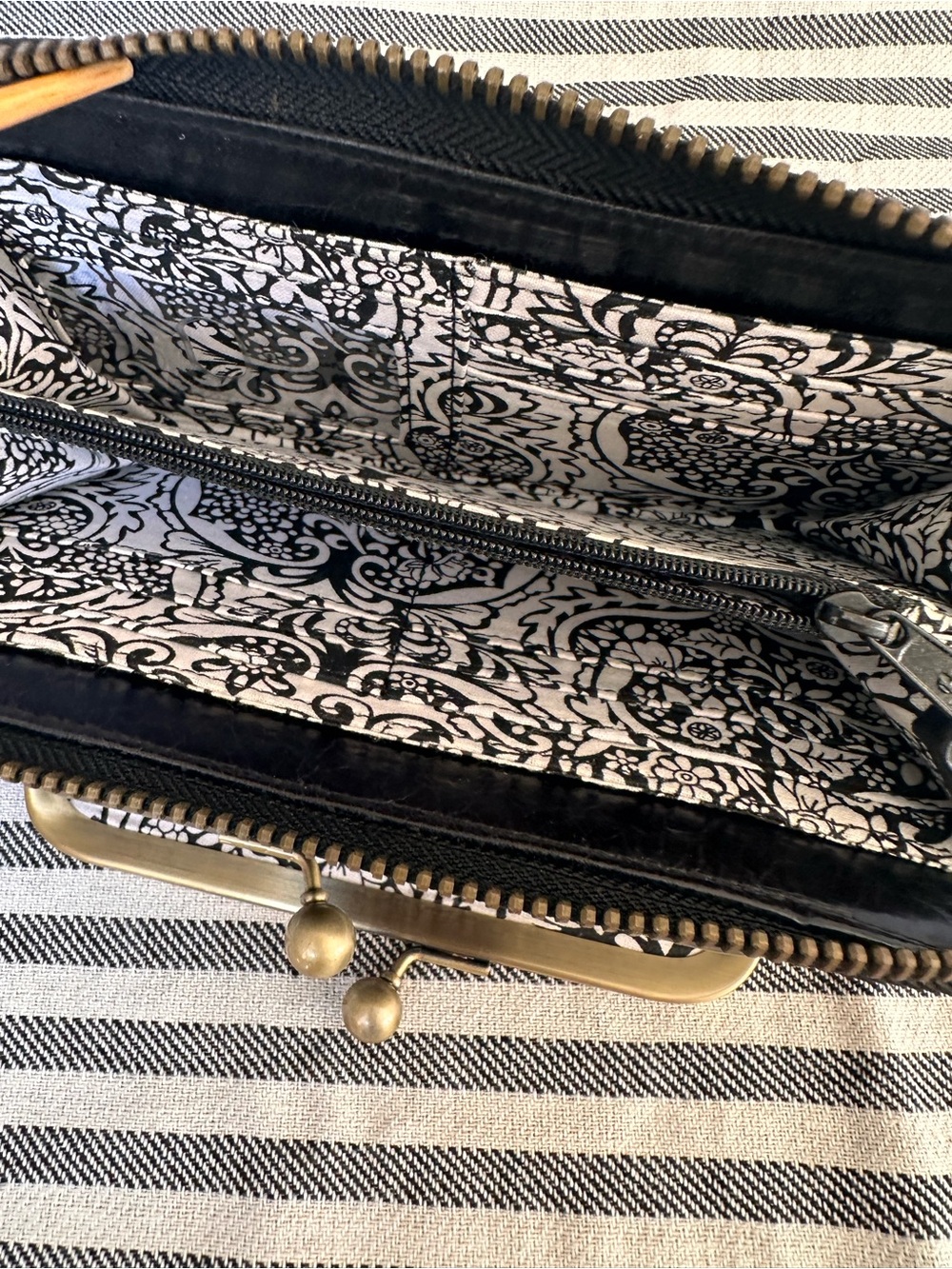 Hobo The Original Eda Black Leather Wallet, New With Tags - Picture 2 of 6